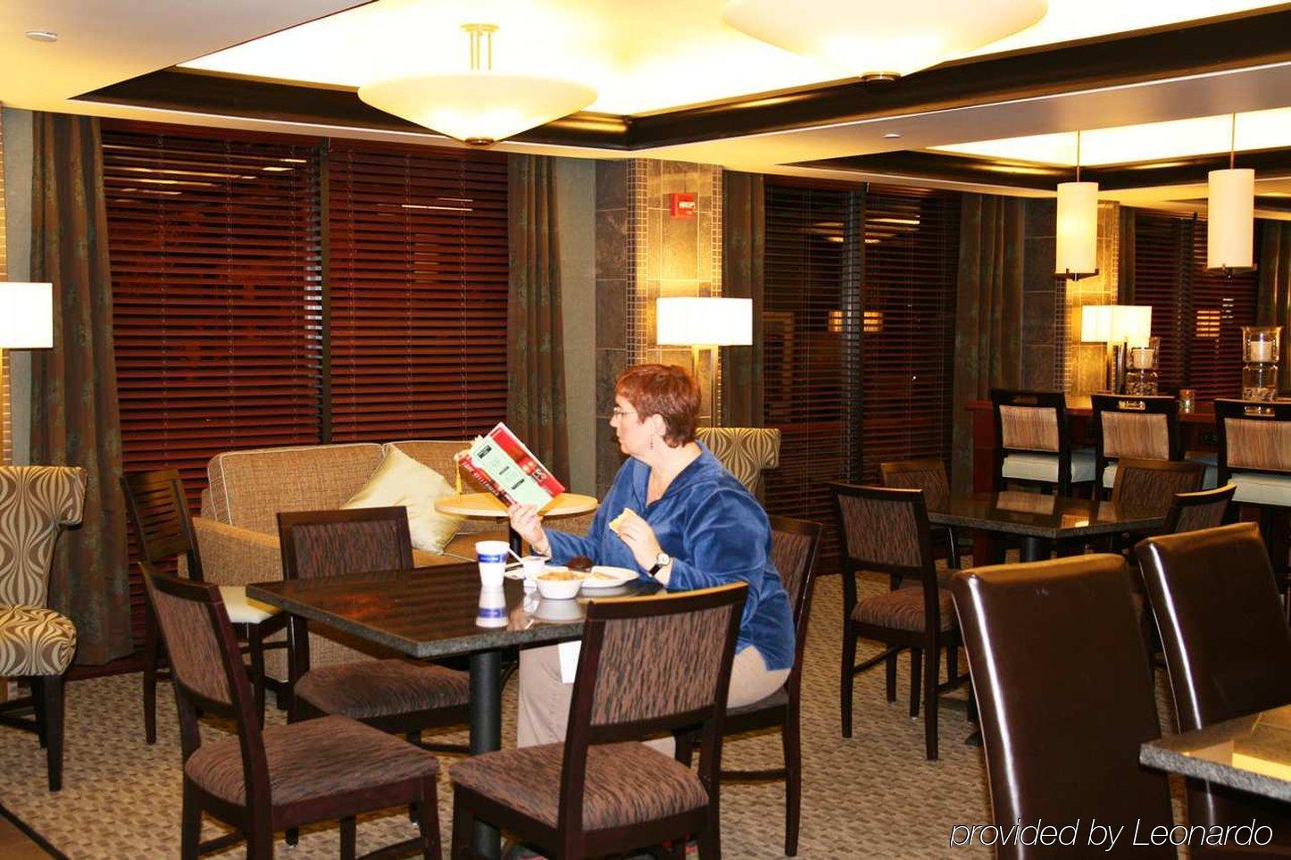 Hampton Inn Traverse City Restaurant bilde